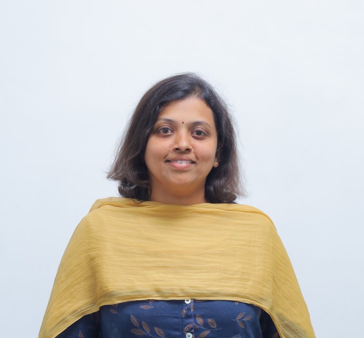 Dr. UMAPRIYA R