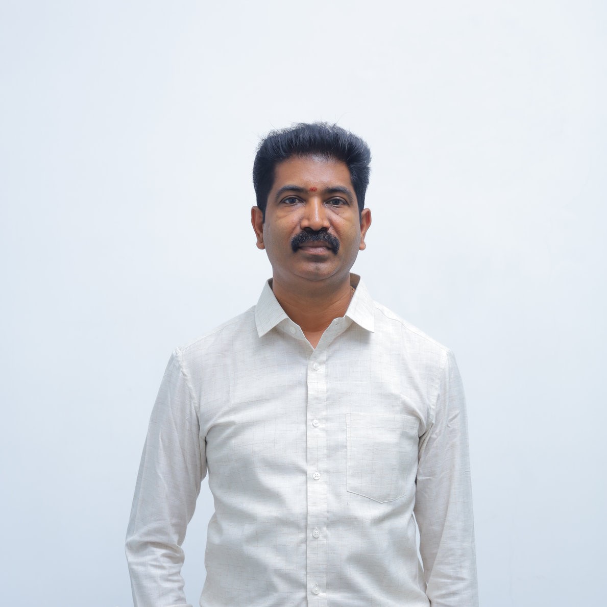 Dr. SAMPATHKUMAR R